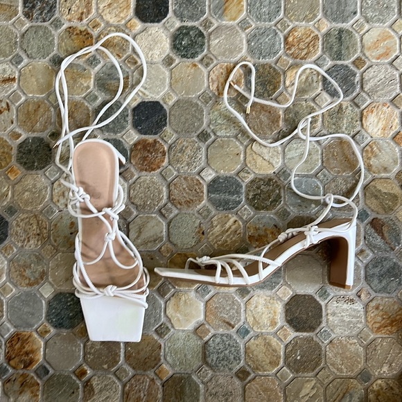 Chinese Laundry white lace up heels - Picture 3 of 4